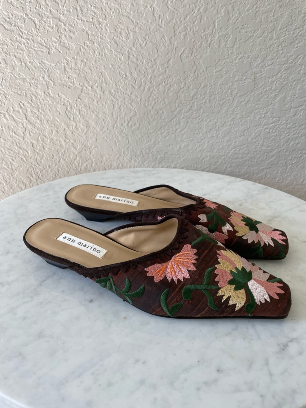 Ann Marino Embroidered Floral Square Toe Mules Brown Tapestry Shoes 7M - Picture 4 of 8